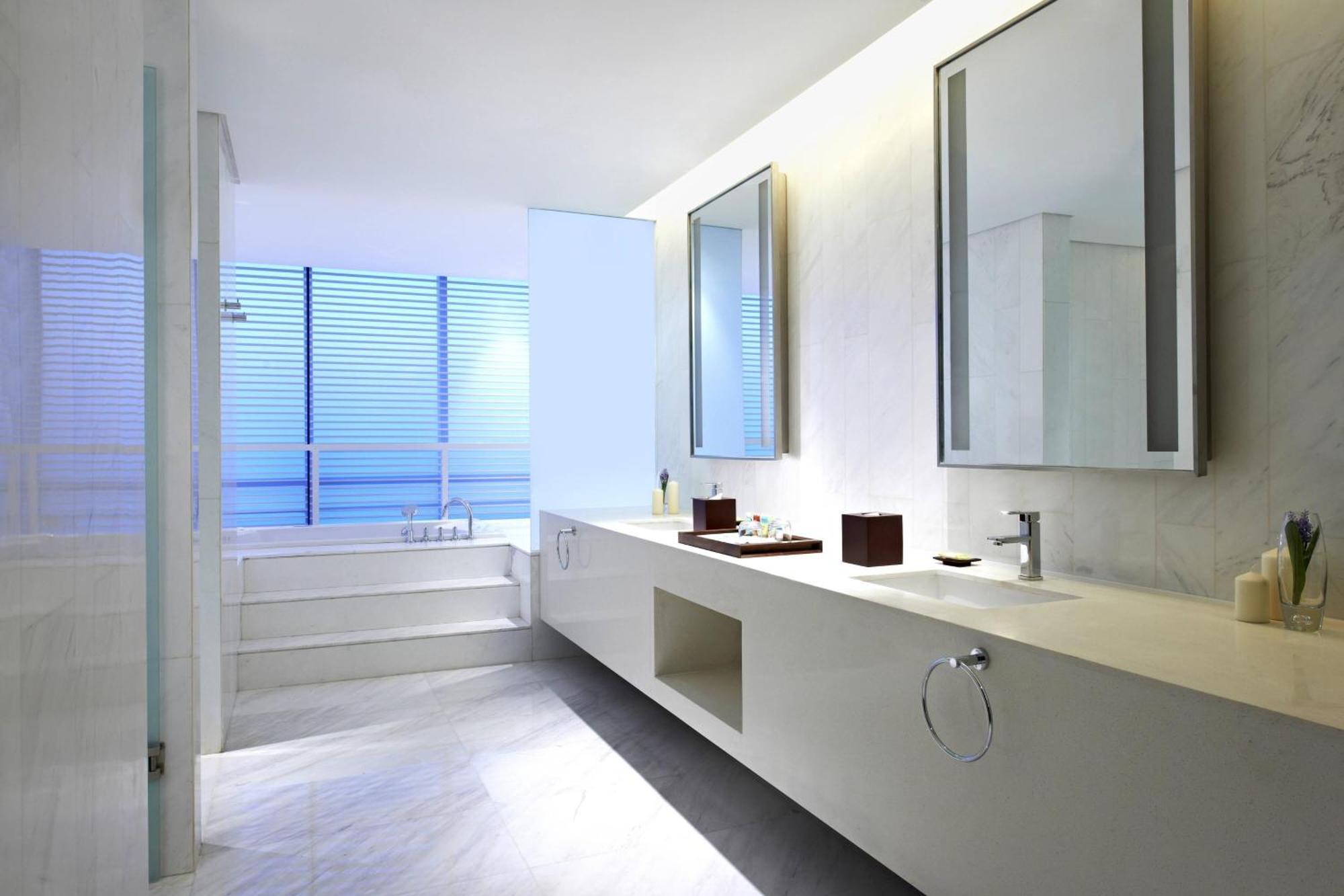 Four Points By Sheraton Qingdao, West Coast Exterior foto